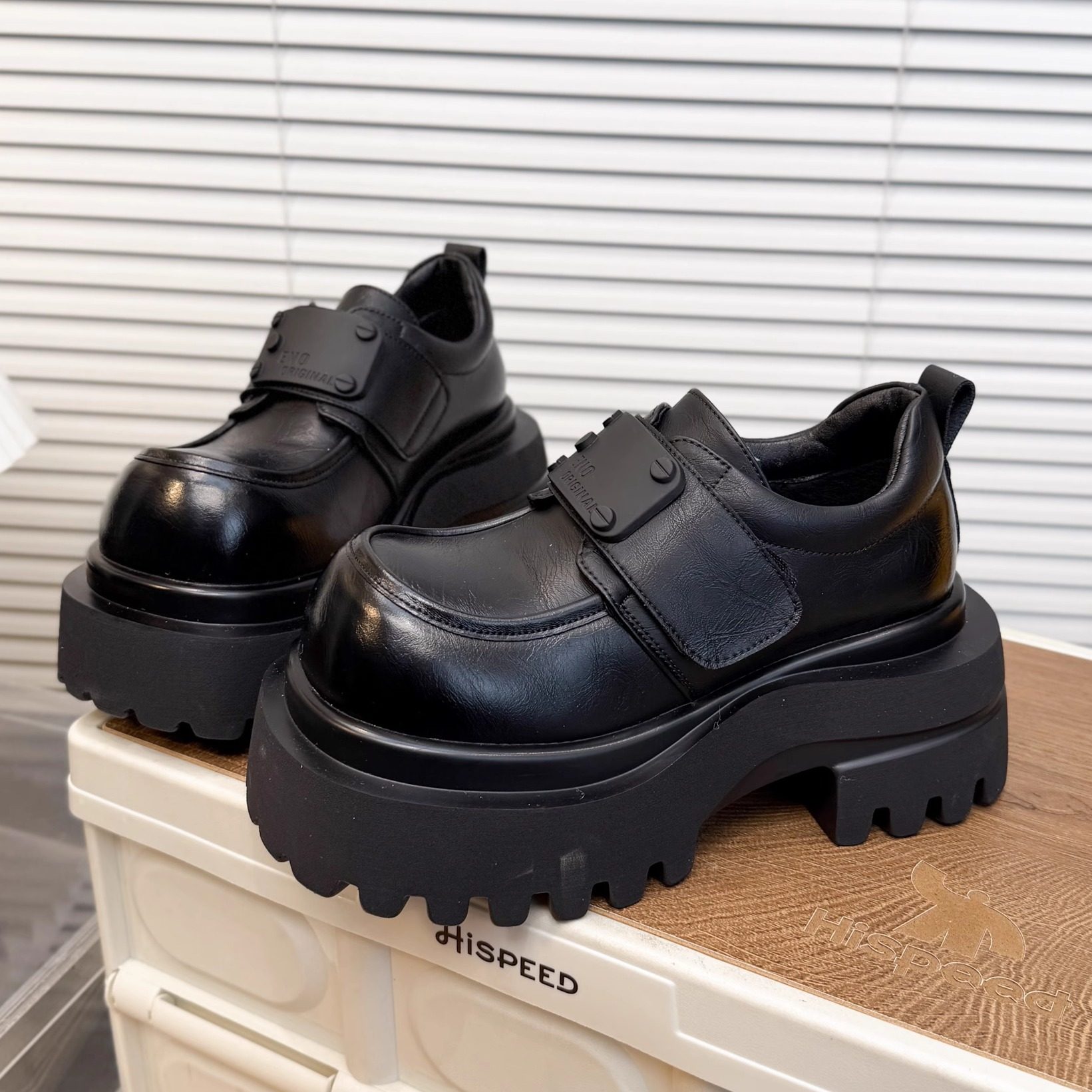 日本OFFCAT8cm魔术贴真皮大头JK小皮鞋女秋冬厚底增高加绒乐福鞋