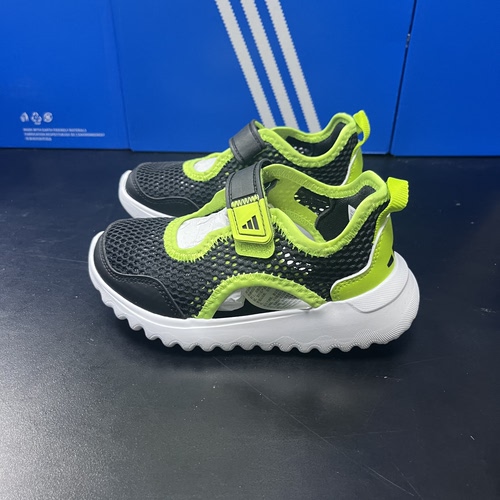 三哥推荐 Adidas儿童鞋魔术贴休闲运动鞋网面包头凉鞋ih8728