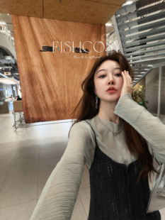 韩国 毛边自然剪裁 灰蓝色皱皱纱打底衫