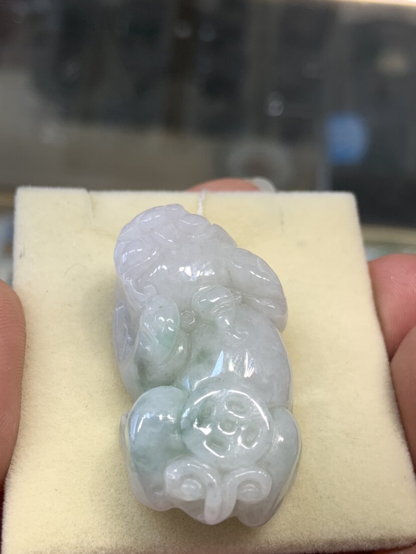 天然A货翡翠玉吊坠 招财大貔貅颈饰