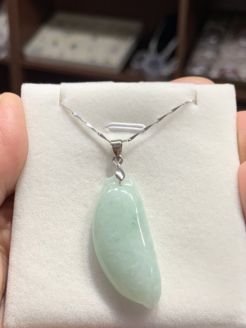 天然A货翡翠玉吊坠  淡绿玉坠 满绿福瓜项坠 女士挂坠 厚装玉佩