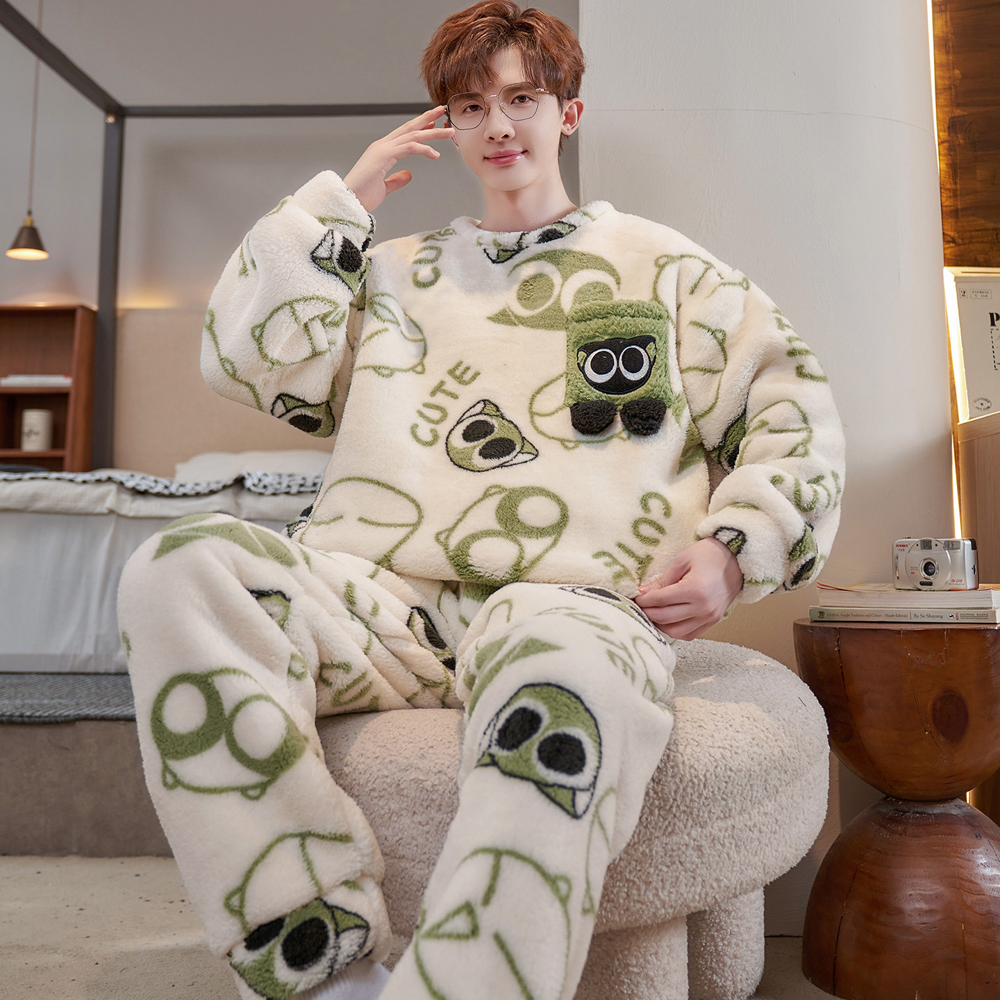 珊瑚绒青少年睡衣男孩卡通初中生圆领秋冬季法兰绒加厚套装家居服