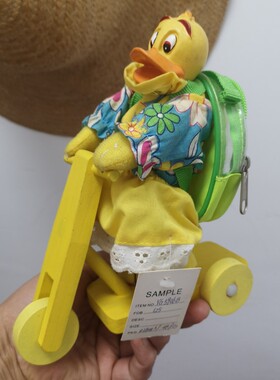 收藏样品中古玩具超级破旧 斑驳 儿时唐老鸭骑黄车 小尺寸