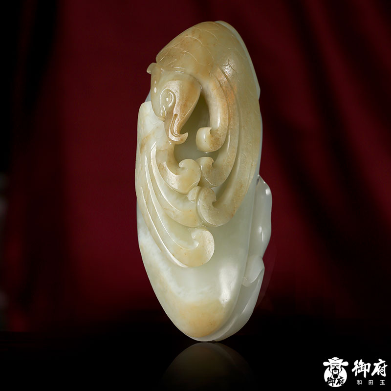 天然动物新疆和田玉黄皮籽玉把件 马上赢 321.5