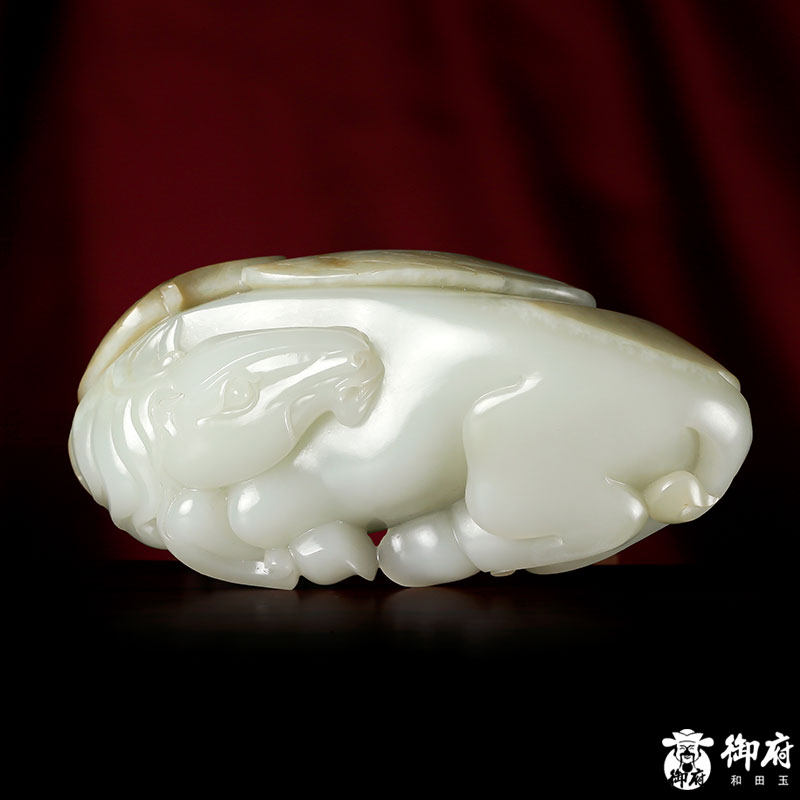 新疆和田玉一级半黄皮籽玉把件马上赢 321.5克白玉籽料玉石把玩件