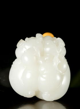 天然新疆和田玉黄皮白玉籽玉把件挂件挂坠吊坠母子情深 66.7克