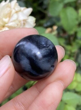 新疆和田玉青花籽料珠子重25克