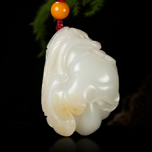 天然和田玉黄皮白玉籽玉把件挂件挂坠吊坠 喜从天降163.7克