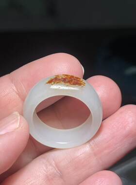 籽料戒指玉质细腻温润带洒金皮6.5克圈口20.2mm