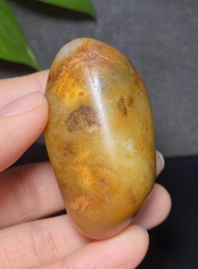 新疆和田黄皮白玉原石61.8克天然玉石