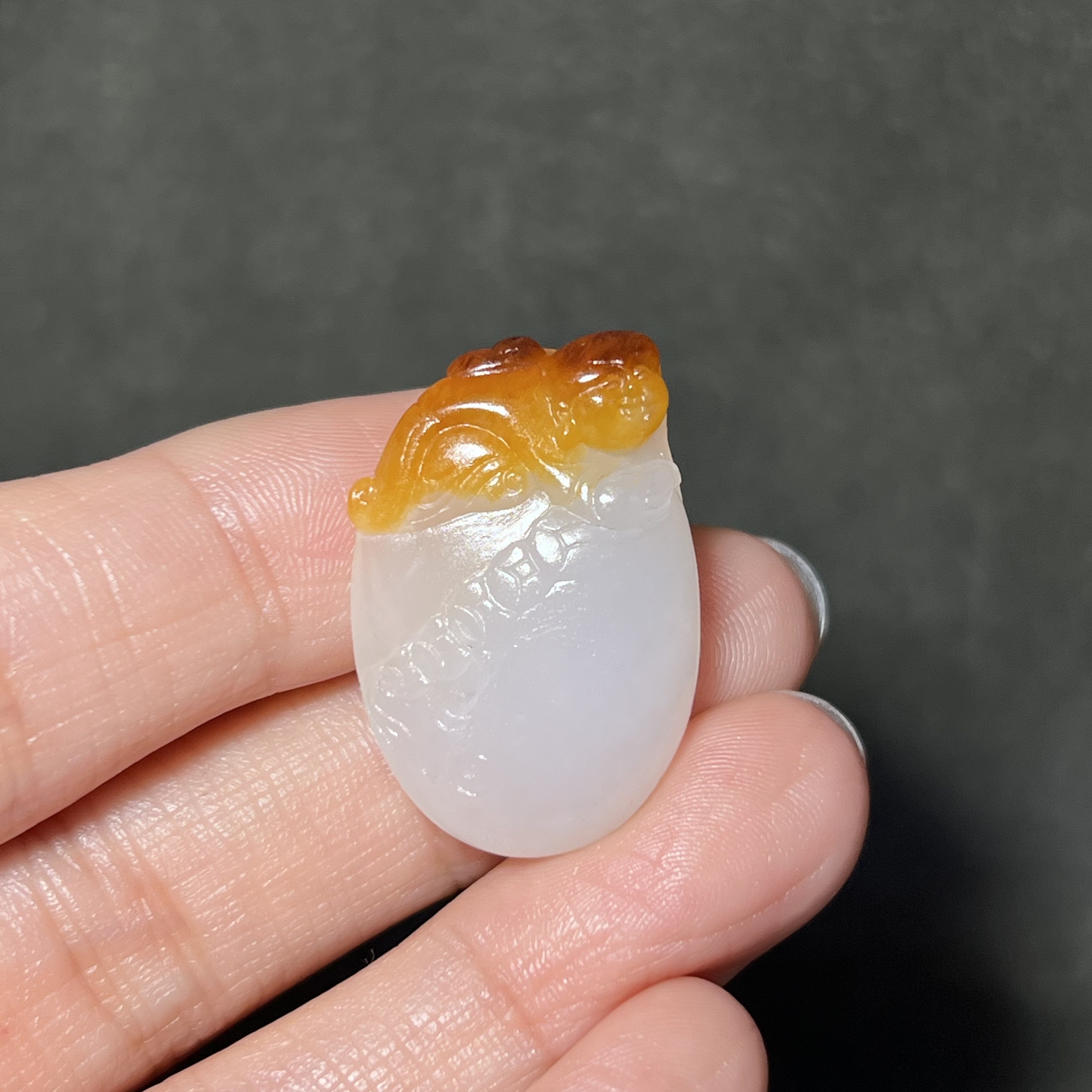 天然新疆和田玉洒金皮白玉籽玉挂件挂坠吊坠招财童子6.8克