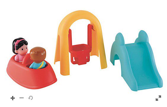 外贸英国儿童益智玩具过家家游乐园滑梯荡秋千场景带人偶游戏摆件