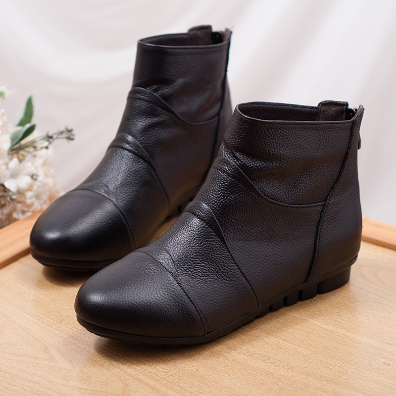 雪地靴女靴真皮短筒秋冬软底