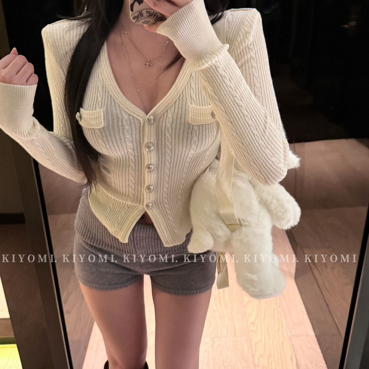 现货~KIYOMI正版韩版纯欲辣妹V领巴曼风英伦金属扣垫肩显瘦针织衫