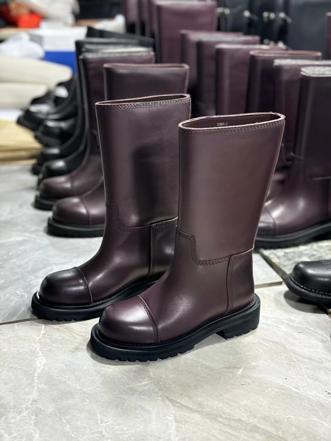 16年老店中筒靴女2024冬新款百搭英伦风真皮粗跟不过膝套筒骑士靴
