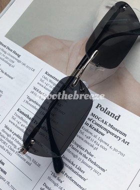 复古黑色超小窄金属细腿墨镜