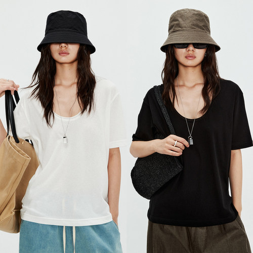 自然卷边蛋形U领短袖T恤