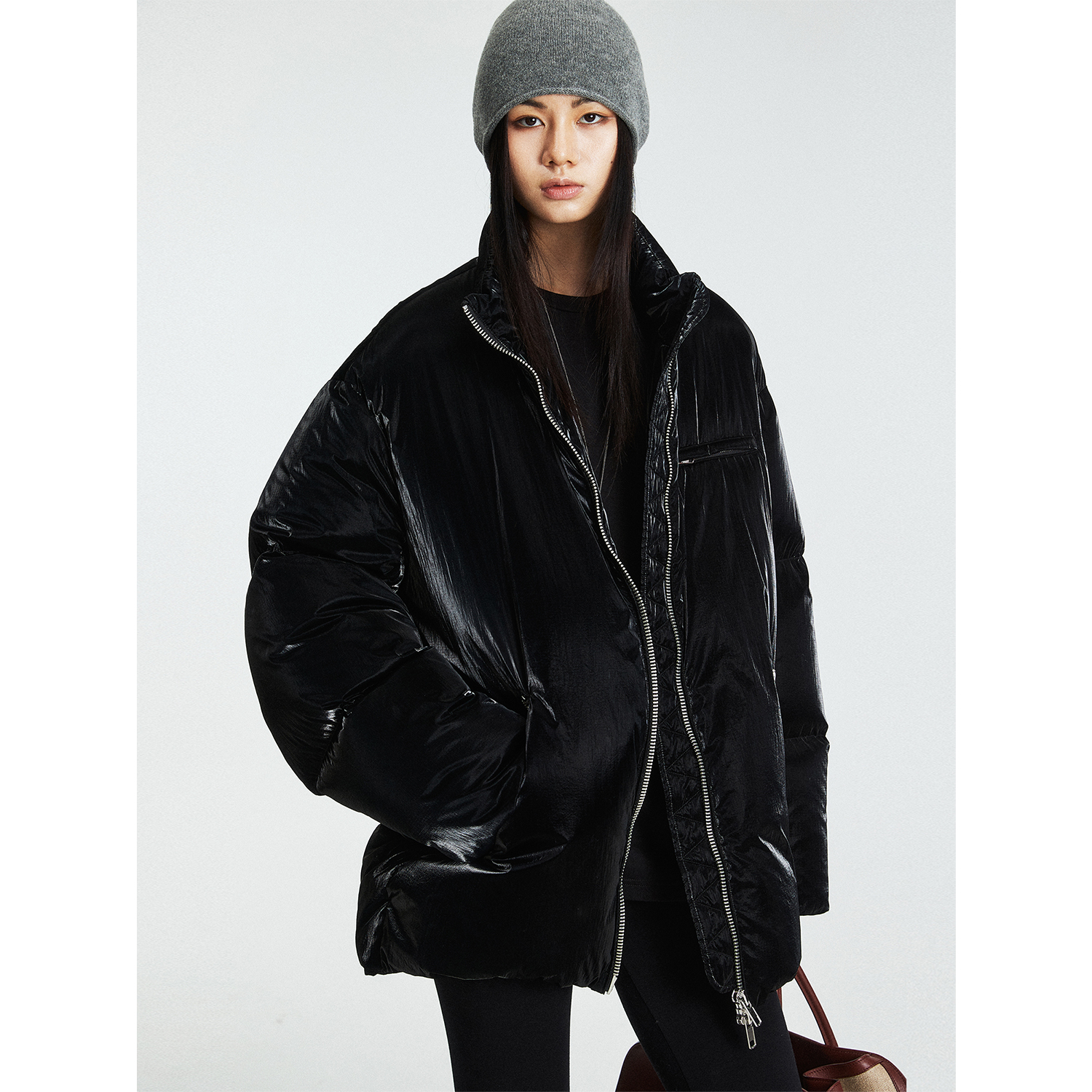 未来感机能立领蓬松羽绒服