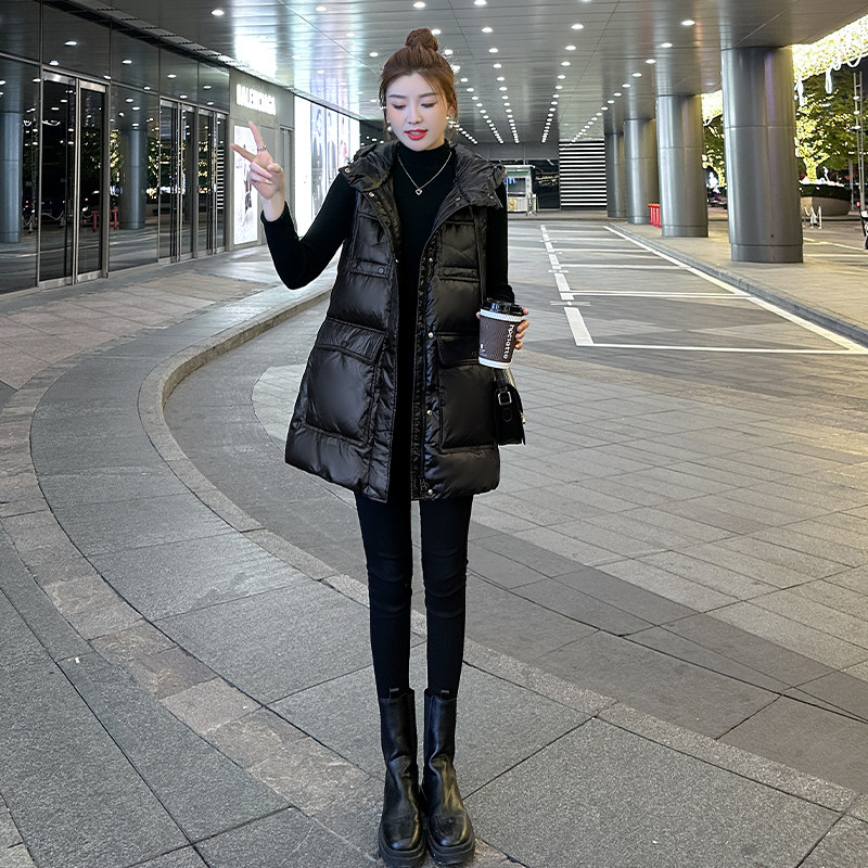 黑色显瘦连帽白鸭绒马甲外套女