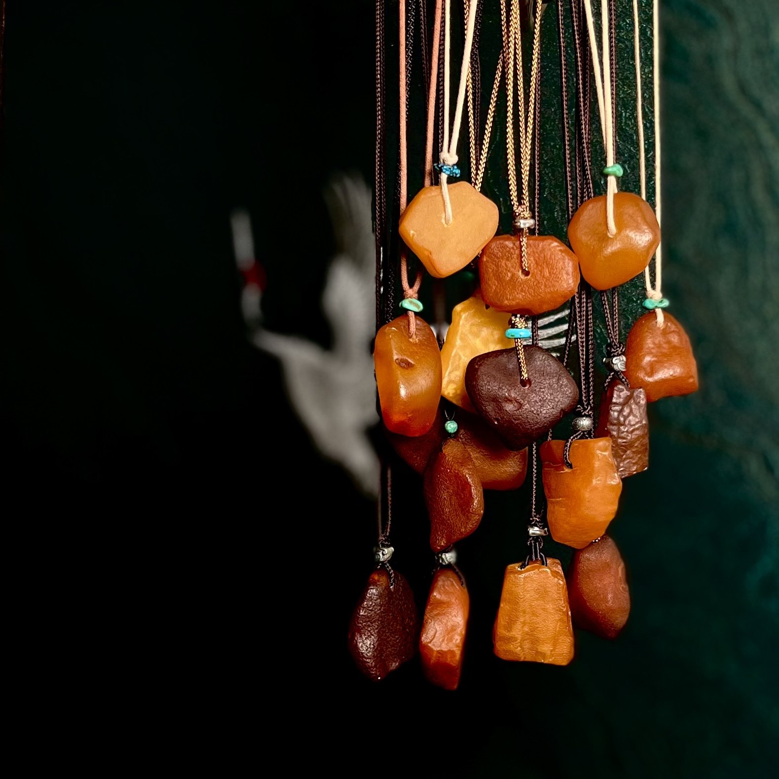 天然琥珀蜜蜡吊坠原矿原皮全皮随型原石项链鸡油黄藏扣新年礼物,珠宝/钻石/翡翠,颈饰,淘宝优惠券,粉丝福利购,淘宝优惠卷