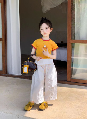 夏季女童套装2026新款夏装时髦女宝黄色短袖t恤上衣白色屁帘裤潮