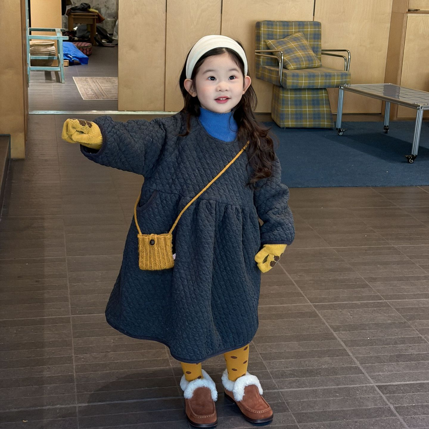 女童秋冬加厚收腰菱格连衣裙洋气