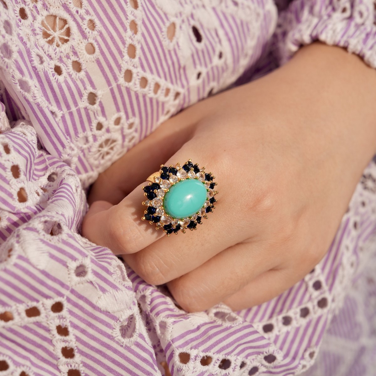 经典蜡镶锆石戒指皇家蓝华丽