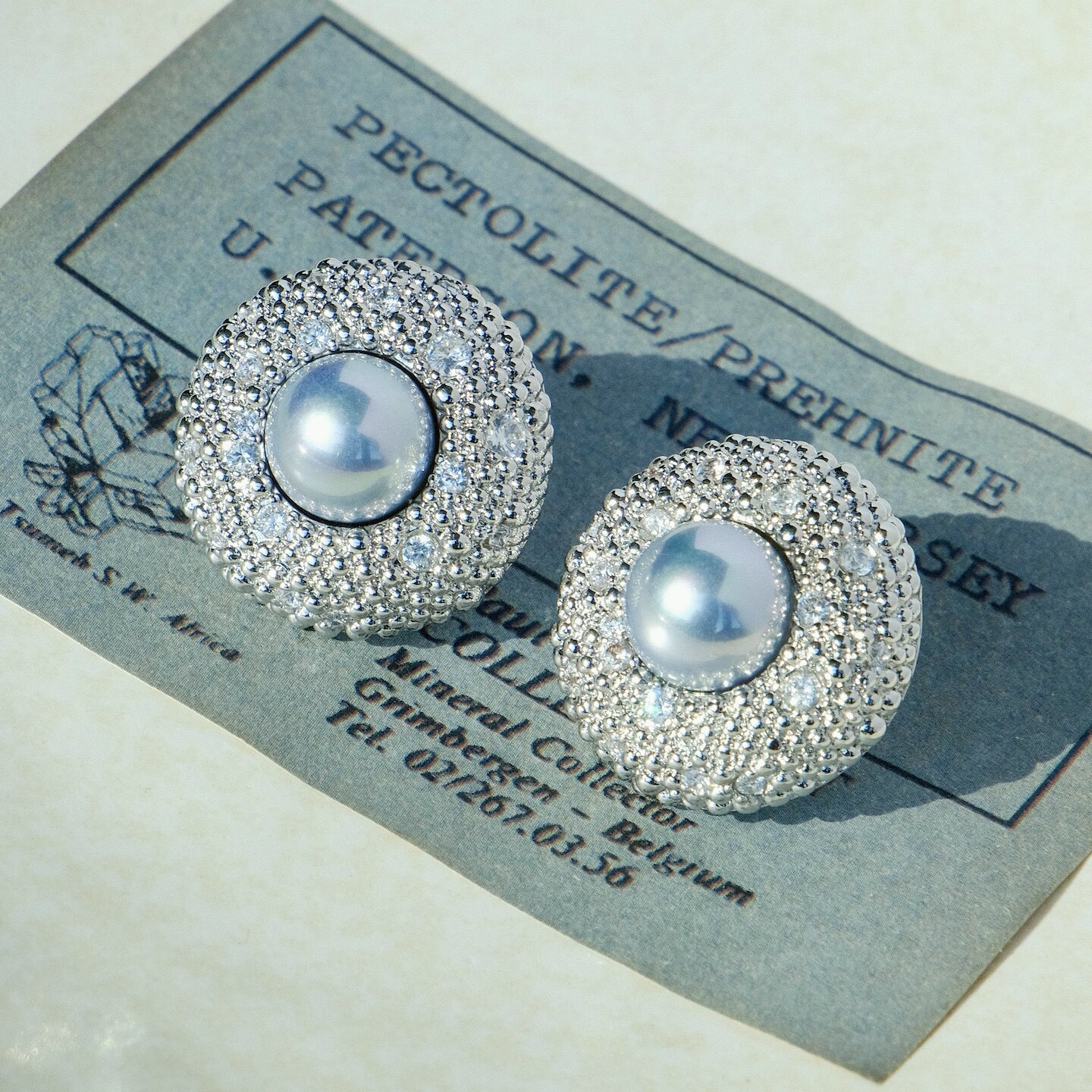 轻珠宝线新款《尼克斯》系列灰贝珠圆耳饰老钱风早秋穿搭耳钉耳夹