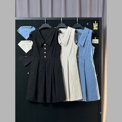 乔丢丢纸感挺括V领花苞背心裙