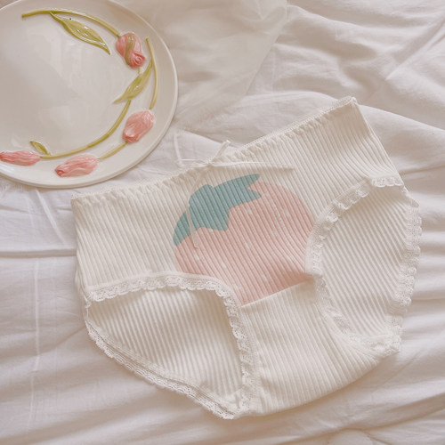 草莓少女心~甜美日系白色内裤