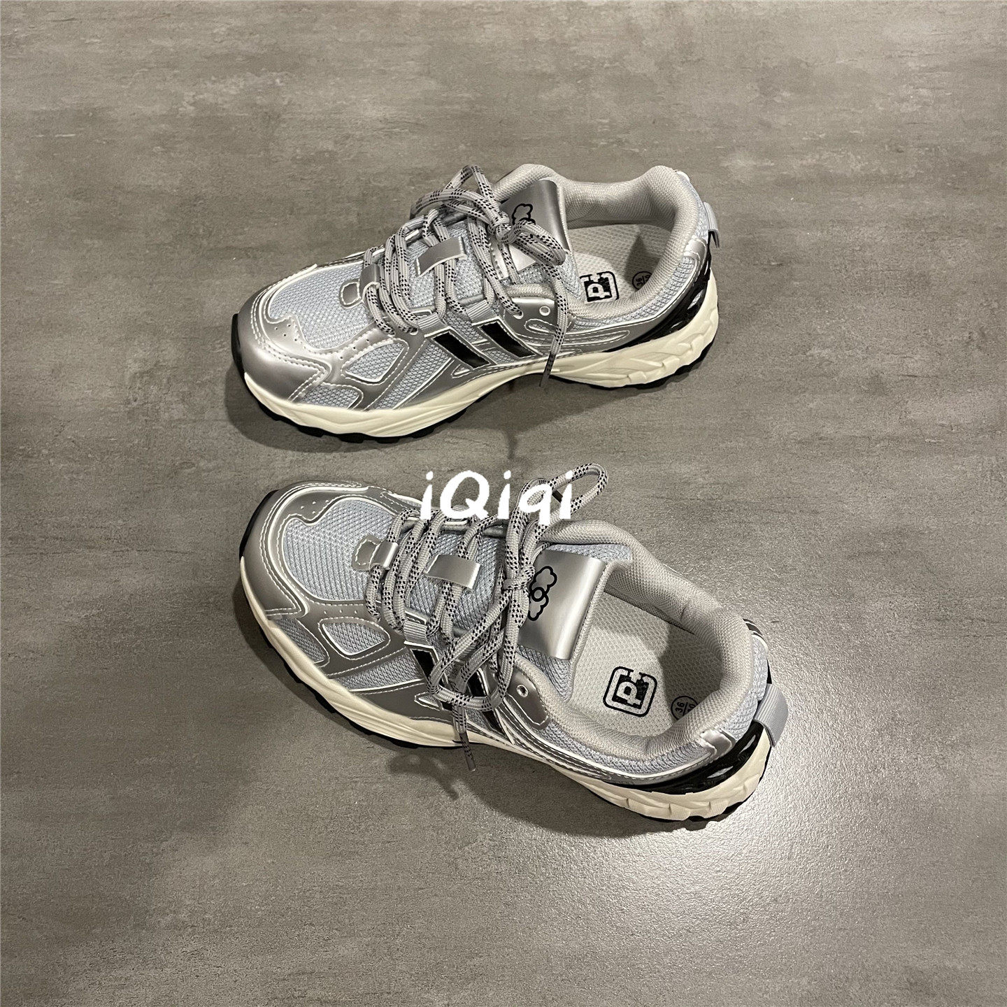 七七主人家 银色复古港风运动鞋女2025秋季新款网球跑步休闲鞋女,女鞋,时尚休闲鞋,淘宝优惠券,粉丝福利购,淘宝优惠卷