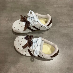 七七主人家 少女加绒德训鞋女波点蝴蝶结软萌校园风百搭保暖棉鞋
