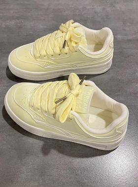 七七主人家 面包鞋原创小众奶黄色鞋子女春季新款板鞋百搭运动鞋
