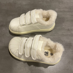 七七主人家 皮面加绒小白鞋女冬季棉鞋学生百搭韩版魔术贴板鞋女