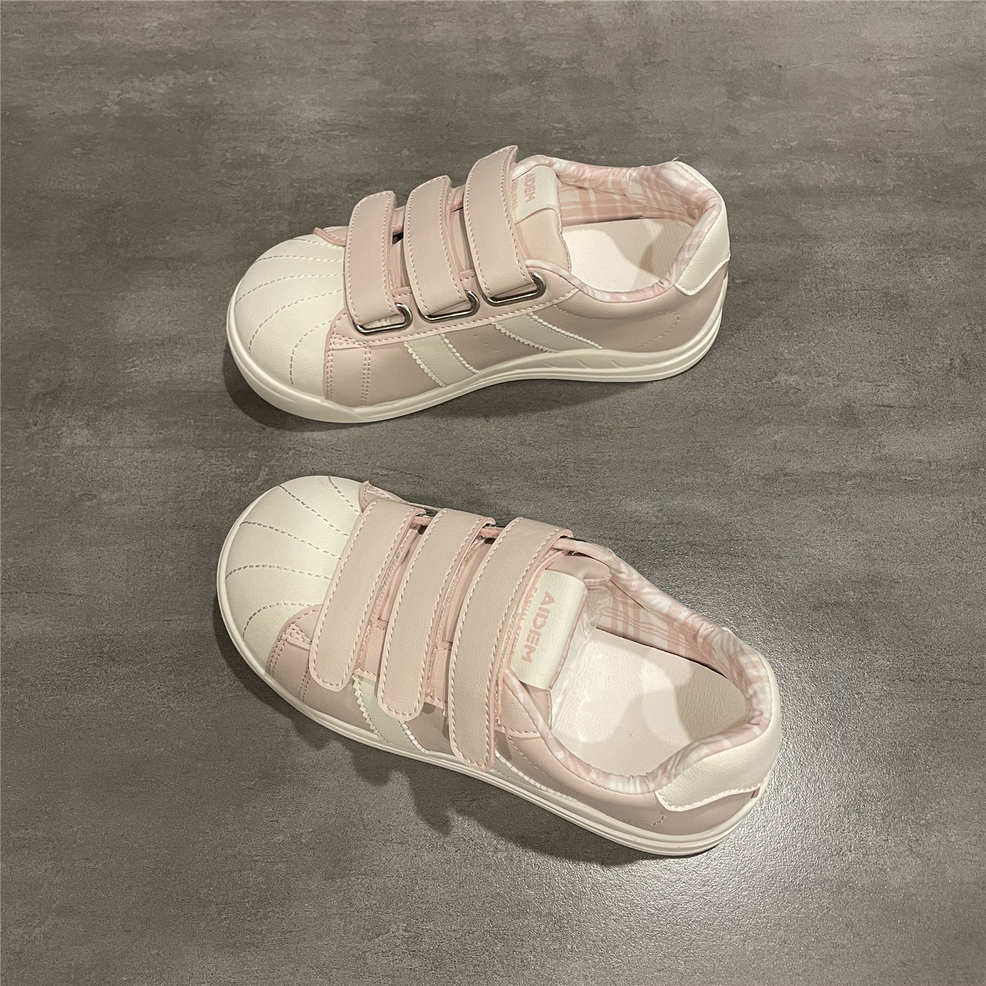 甜美粉色少女学生百搭板鞋