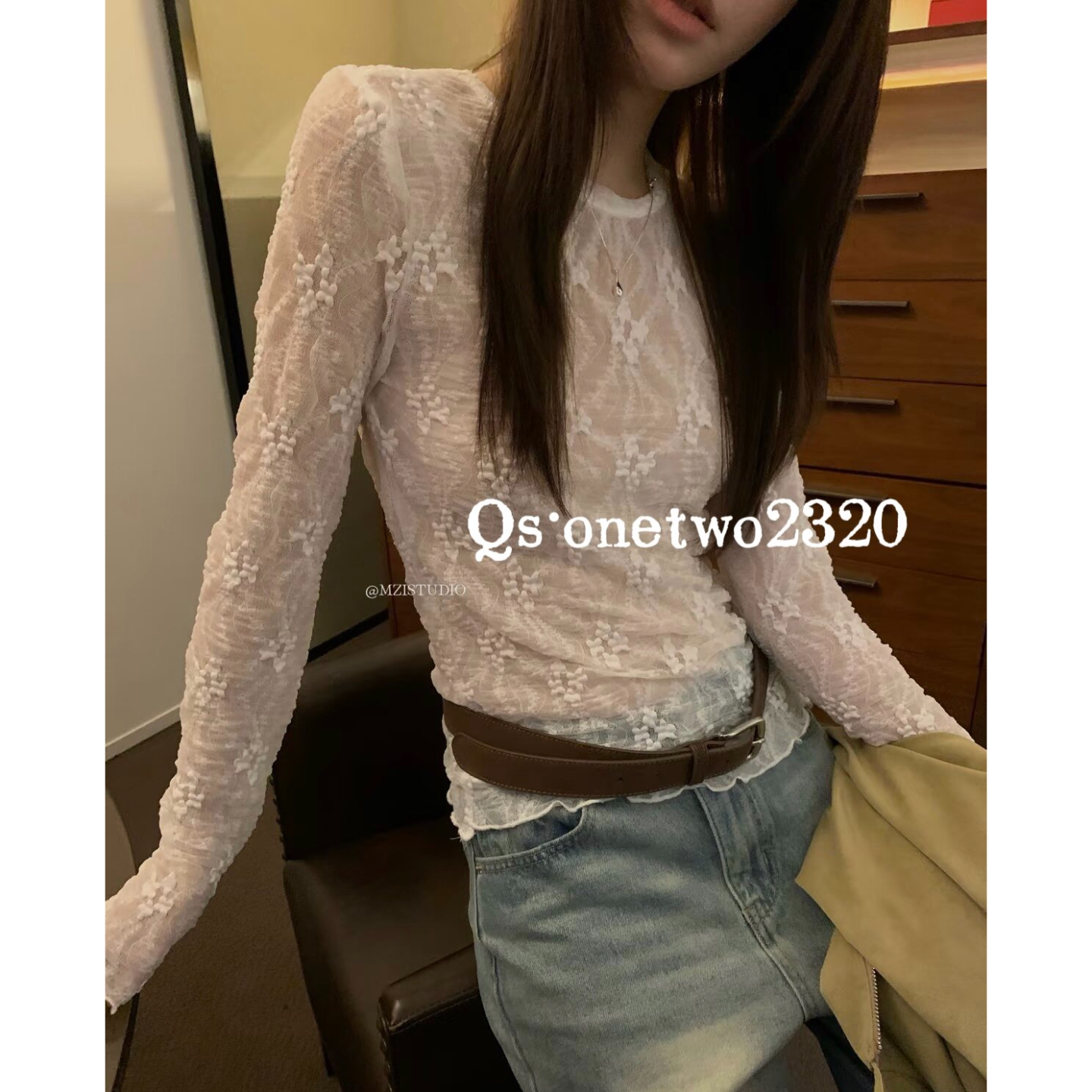 Onetwo肌理感立体烫花蕾丝打底 圆领微透网纱长袖叠穿内搭衫女