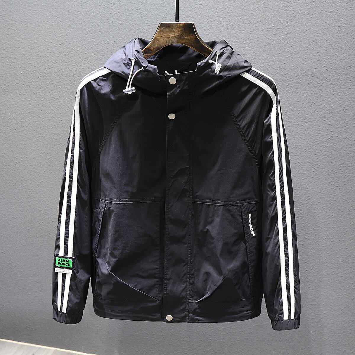 潮牌春秋休闲运动夹克上衣韩版条纹外套男宽松光滑面料连帽冲锋衣