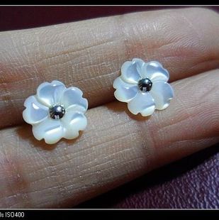 泰银925纯银手工银镀白金天然白母贝梅花耳钉1c特价 直销