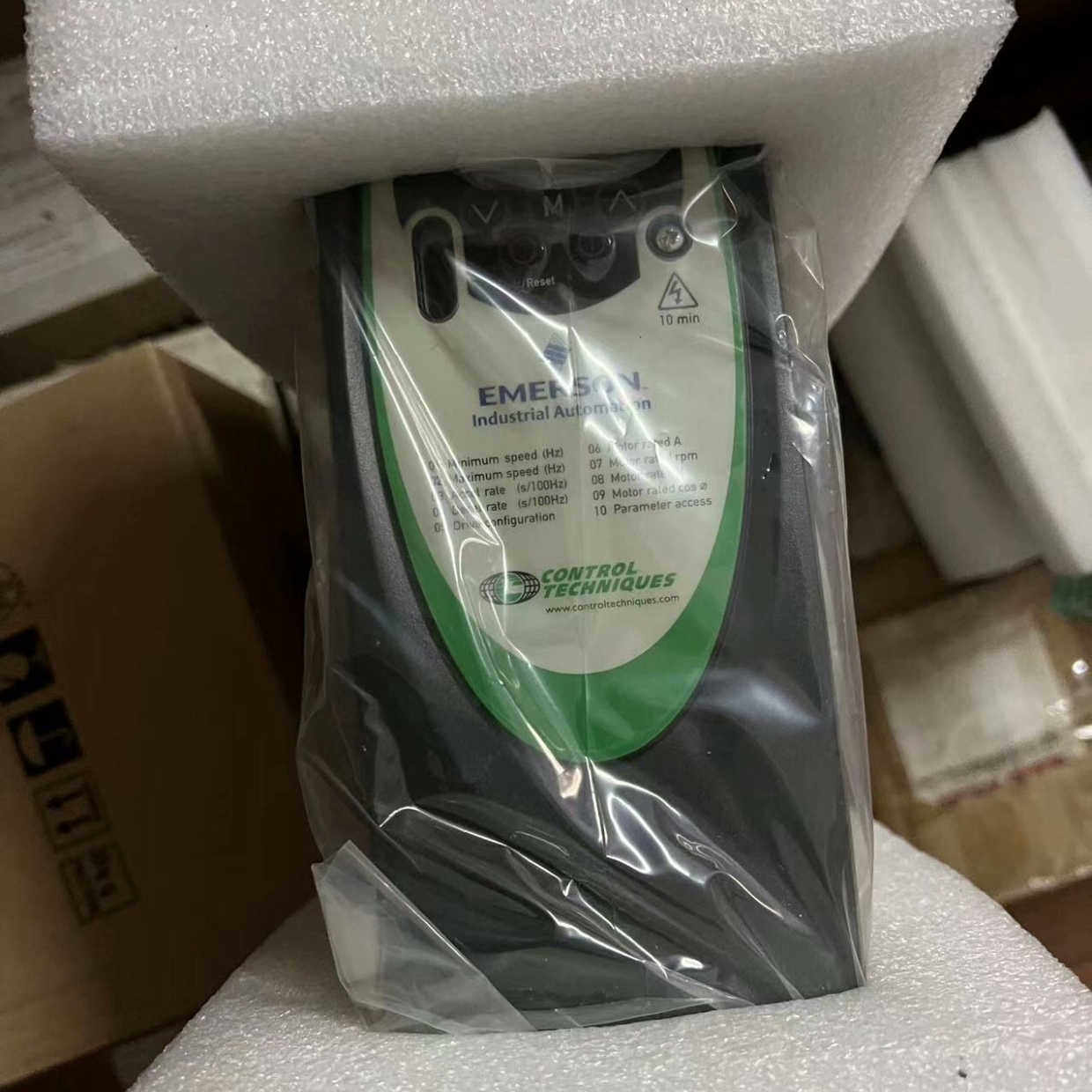 安川伺服电机SGMAH-01AAAP18议价