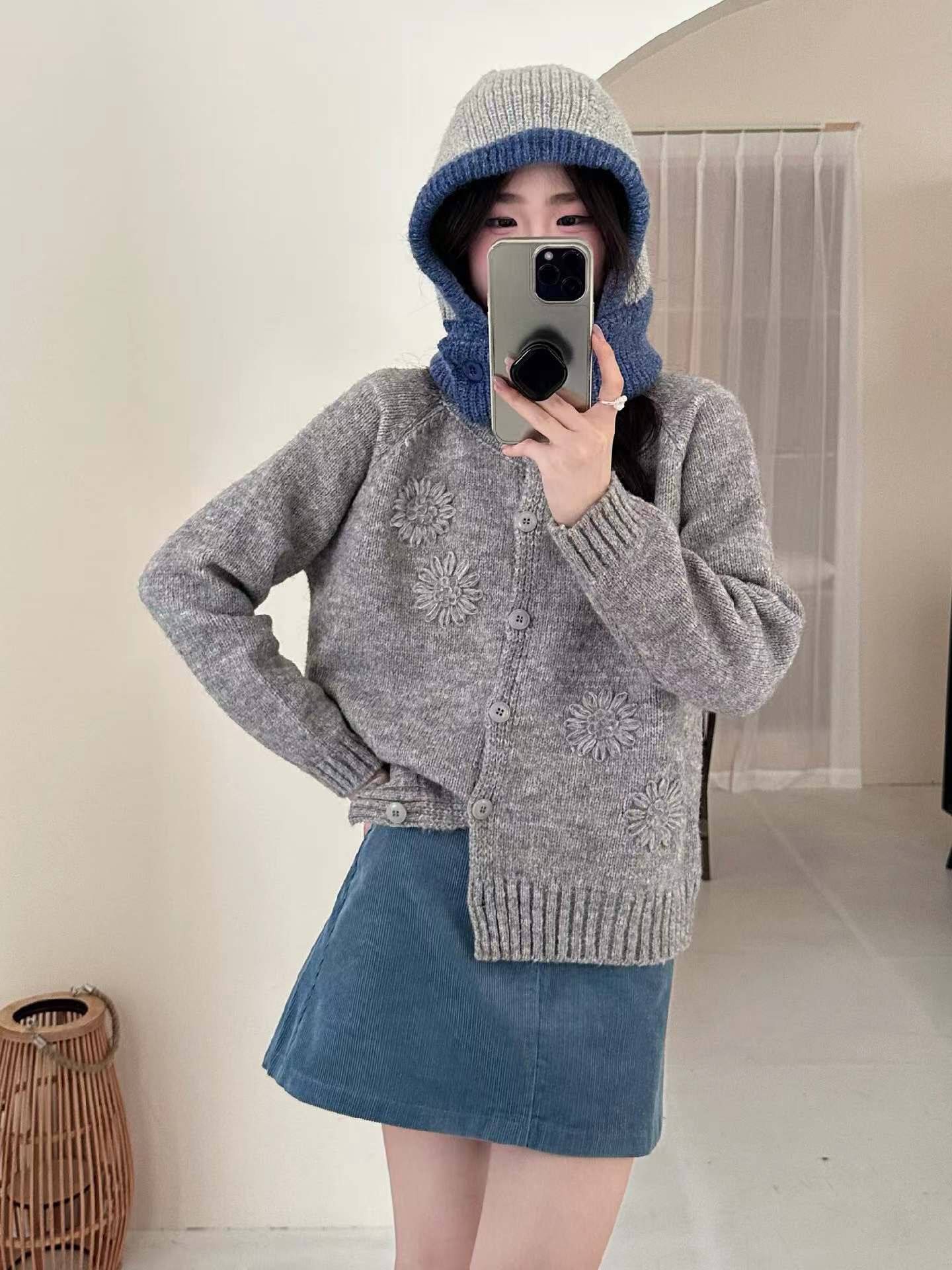 甜美绣花圆领单排扣毛衣开衫外套