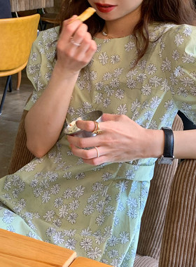复古法式茶歇小雏菊高腰连衣裙