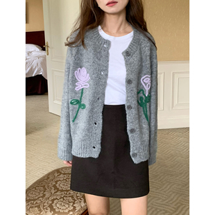 大吹女DCN冬季漂亮毛衣软糯暖和韩系刺绣钩花开衫毛衣