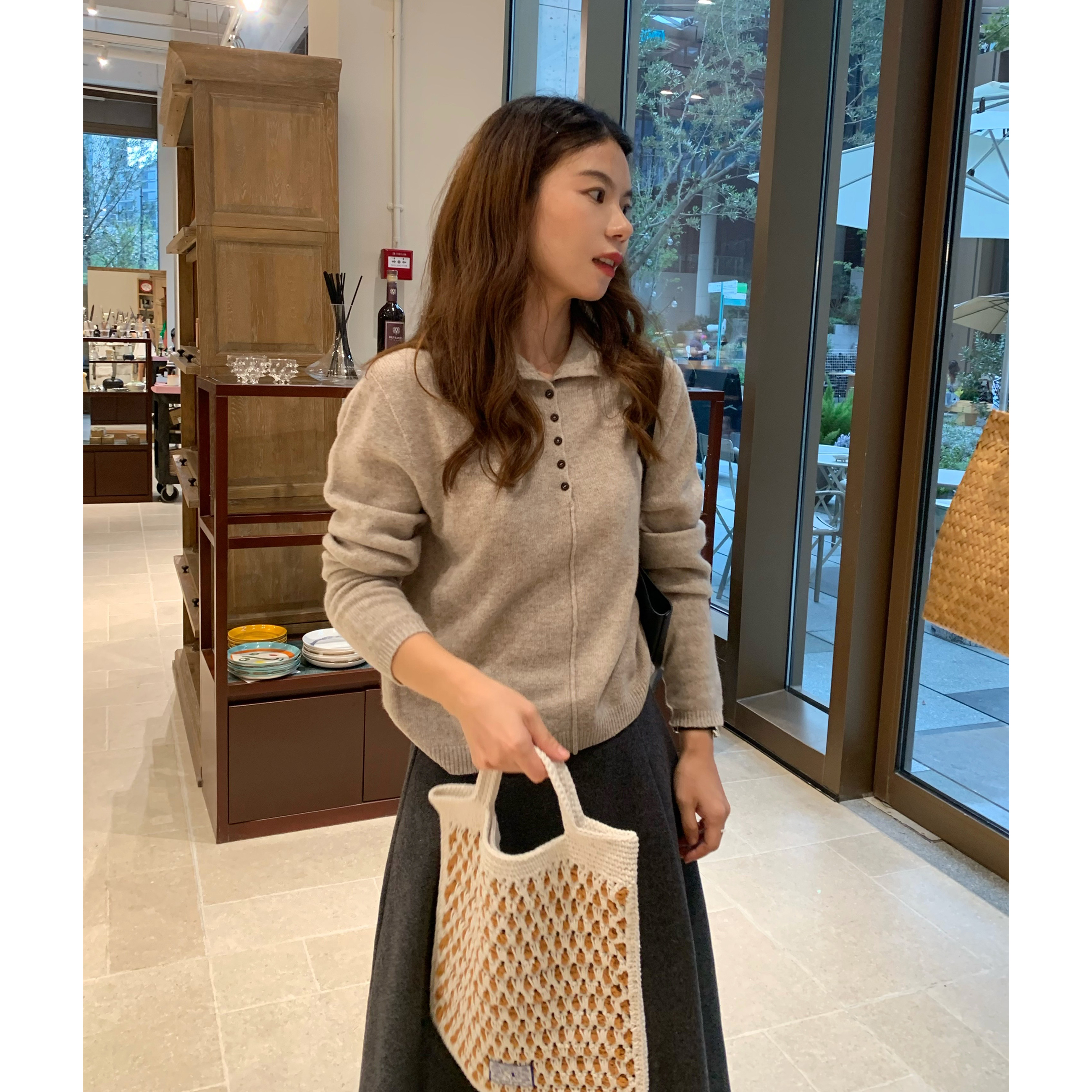 舒适无缝半高领多扣羊毛针织衫