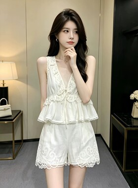 南油2026夏季新款蕾丝拼接无袖上衣温柔风系带荷叶边背心百搭显瘦