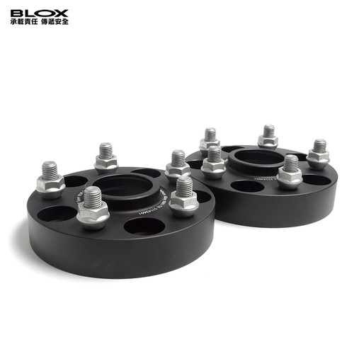 BLOX法兰盘采用锻造铝合金6061并经过T6热处理由精密数控车床加工而成。其优点：高强度、高硬度、耐腐蚀性强，适用于制造产品要求质量和安全性非常高的理想材料。BLOX螺栓达到国际标准10.9级，抗疲劳强度更是达到欧洲100万次测试标准，螺栓螺母通过72小时盐雾测试，6年不生锈（此标价为单片价格）。