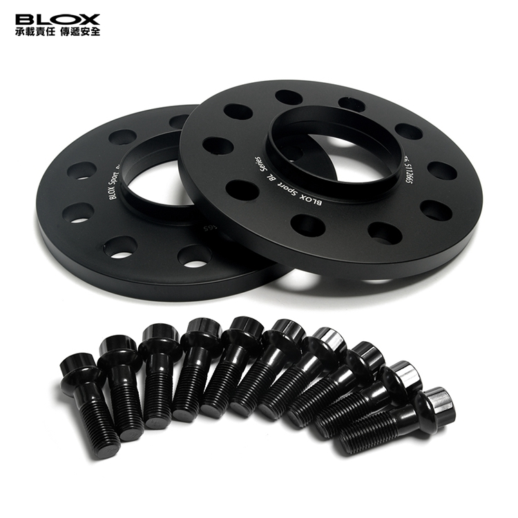 BLOX轮毂法兰盘全面通过SGS质量认证，安全可靠；采用高强度锻造7075-T6铝合金，机械性能远超一般铝合金材料；BLOX螺栓不但超越10.9级常规标准，抗疲劳强度更是达到欧洲100万次测试标准。螺栓螺母通过72小时盐雾测试，常规环境6年不生锈。