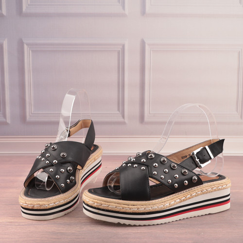 铆钉牛皮松糕底渔夫鞋休闲凉鞋