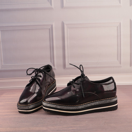 英伦复古真皮厚底系带女单鞋