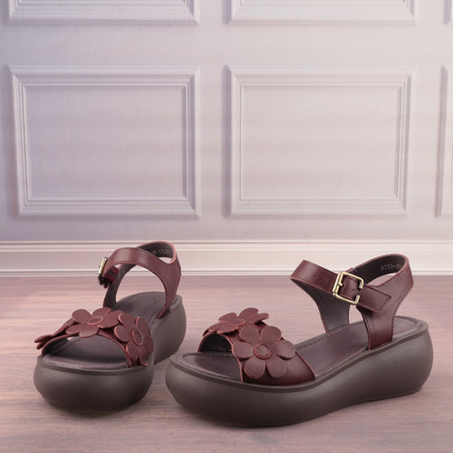 花朵牛皮摇摇底复古露趾休闲凉鞋