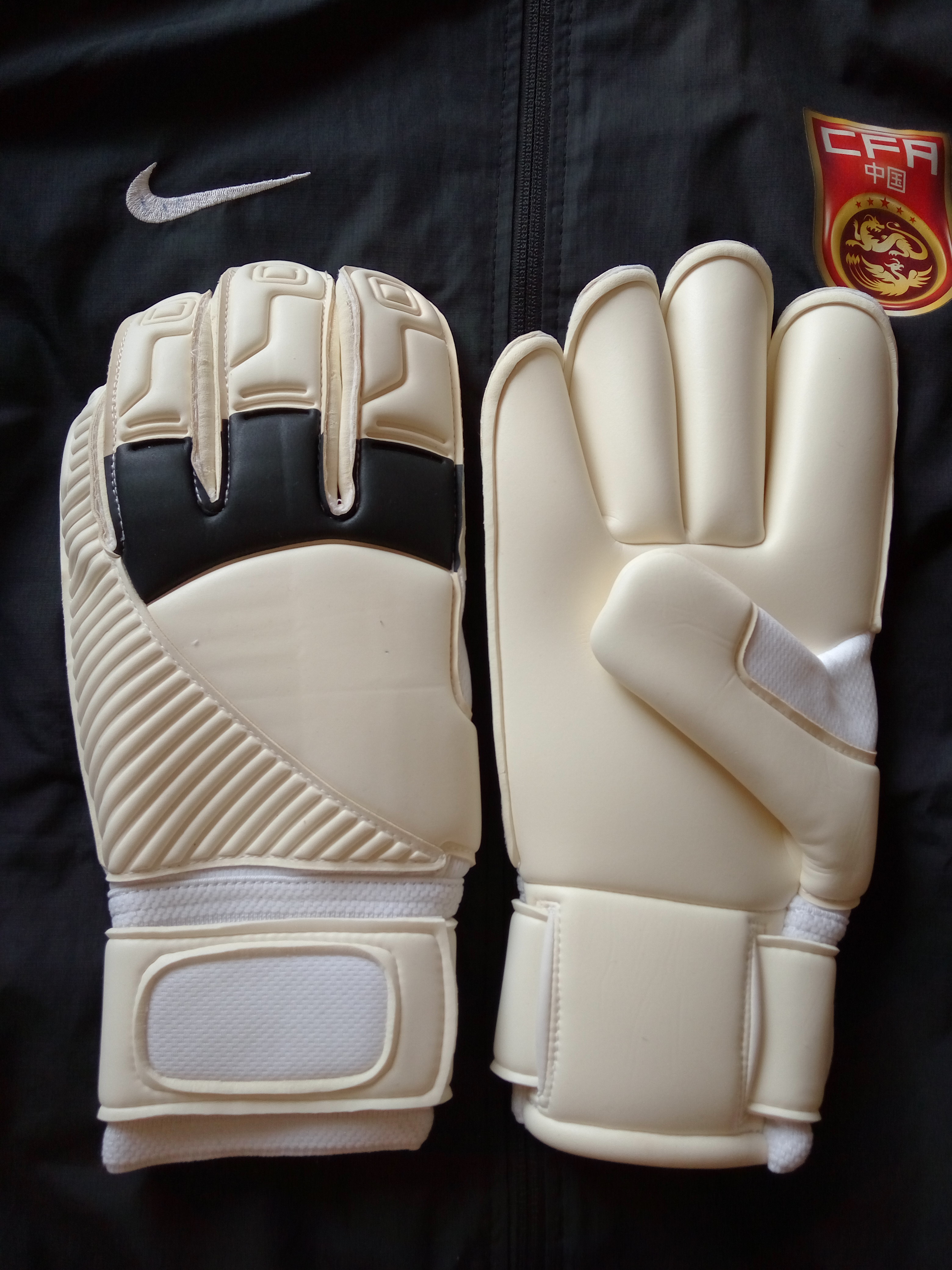 Gants de football - Ref 2600868 Image 1